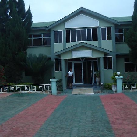 Wadoma Royale Hotel Кумаси Экстерьер фото