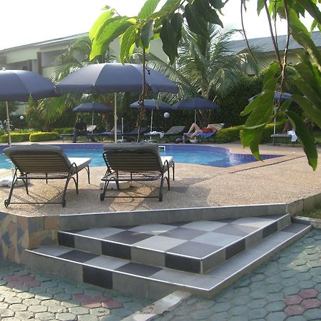 Wadoma Royale Hotel Кумаси Экстерьер фото