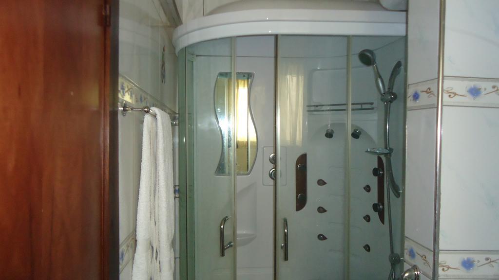 Wadoma Royale Hotel Кумаси Номер фото