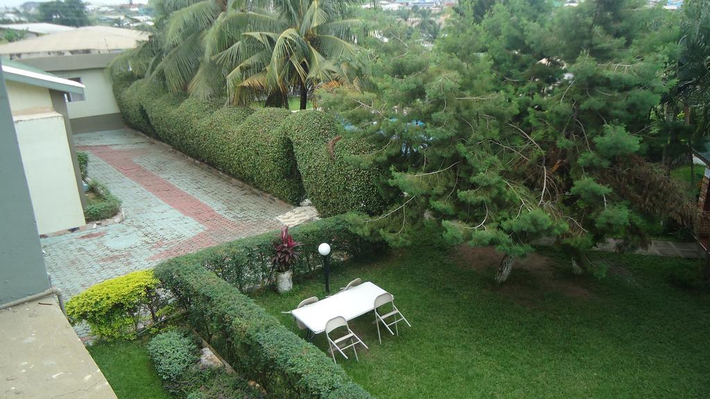 Wadoma Royale Hotel Кумаси Экстерьер фото