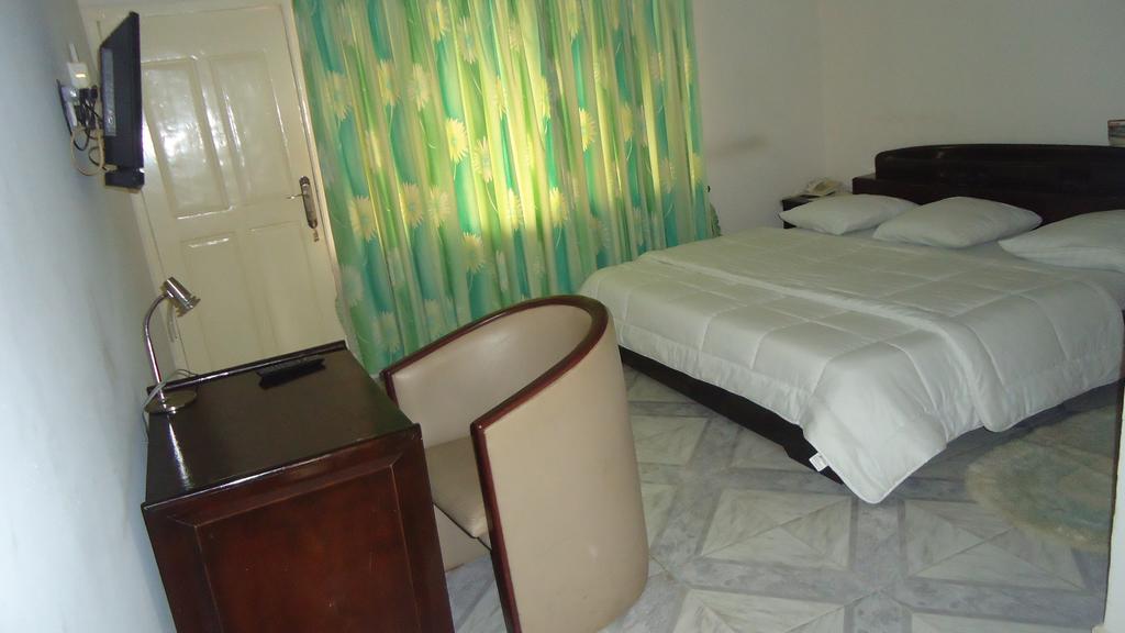 Wadoma Royale Hotel Кумаси Номер фото