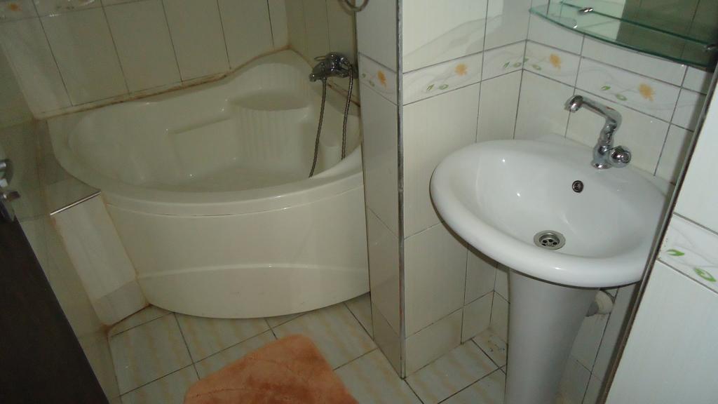 Wadoma Royale Hotel Кумаси Номер фото