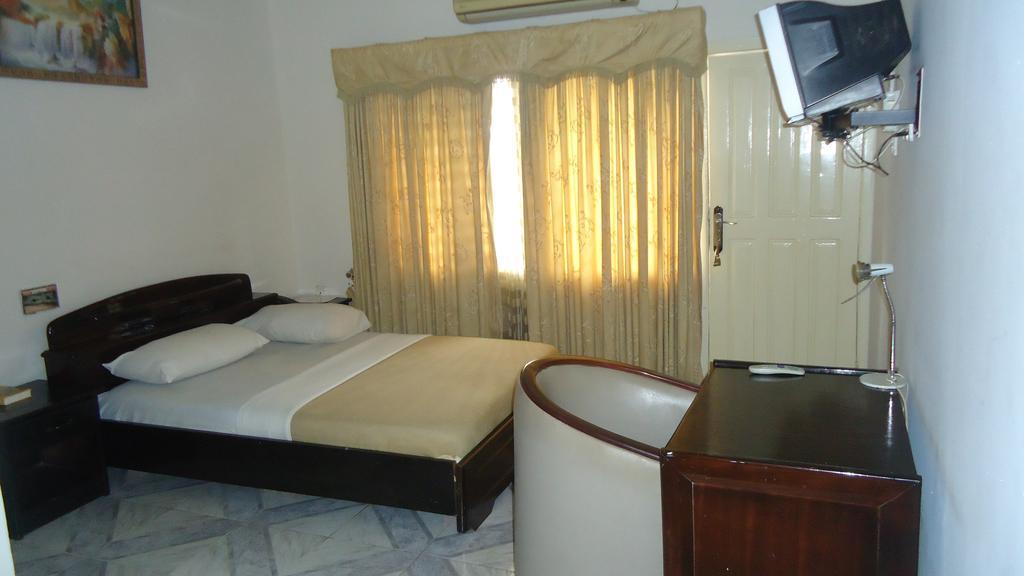 Wadoma Royale Hotel Кумаси Номер фото