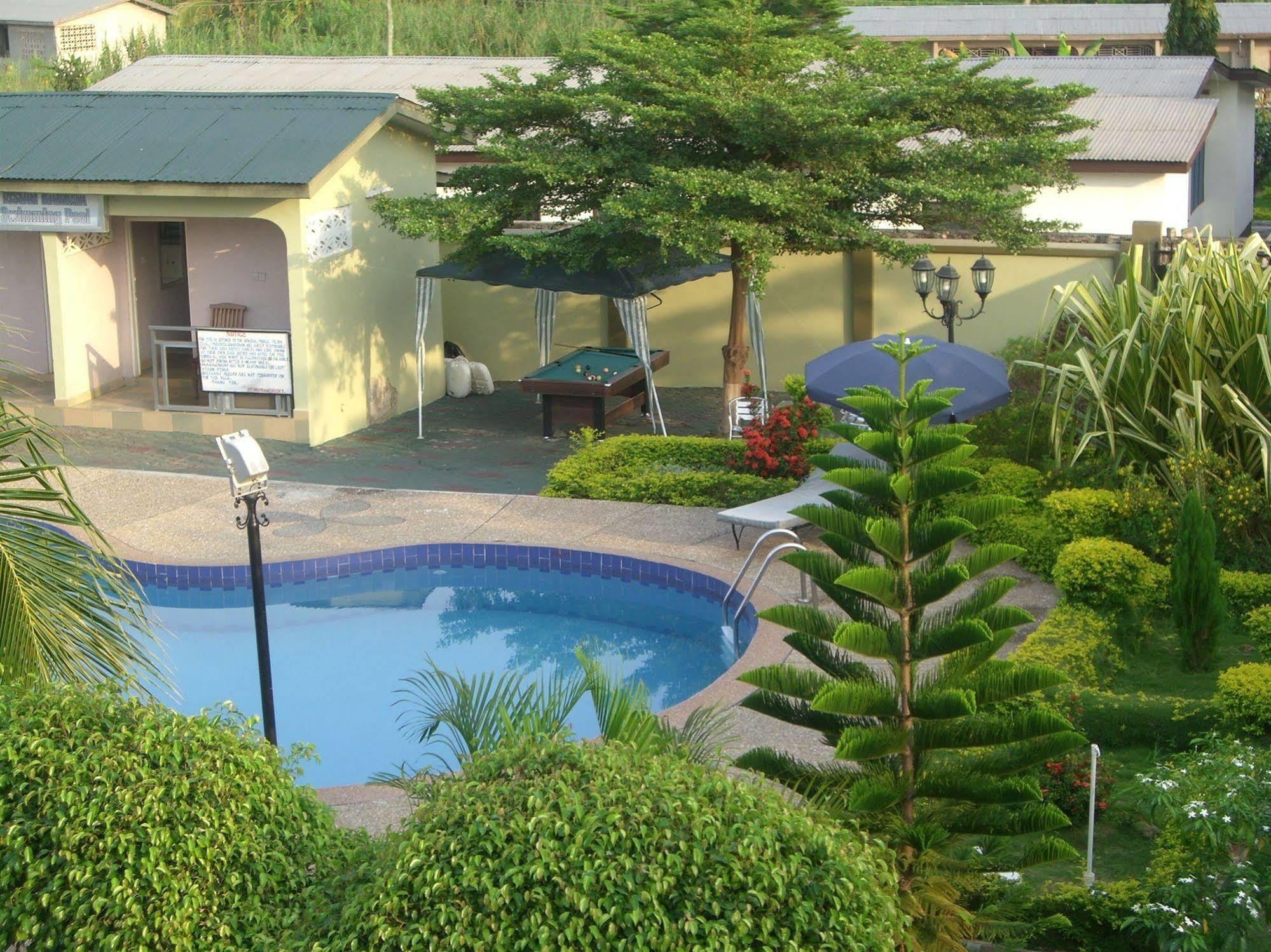 Wadoma Royale Hotel Кумаси Экстерьер фото